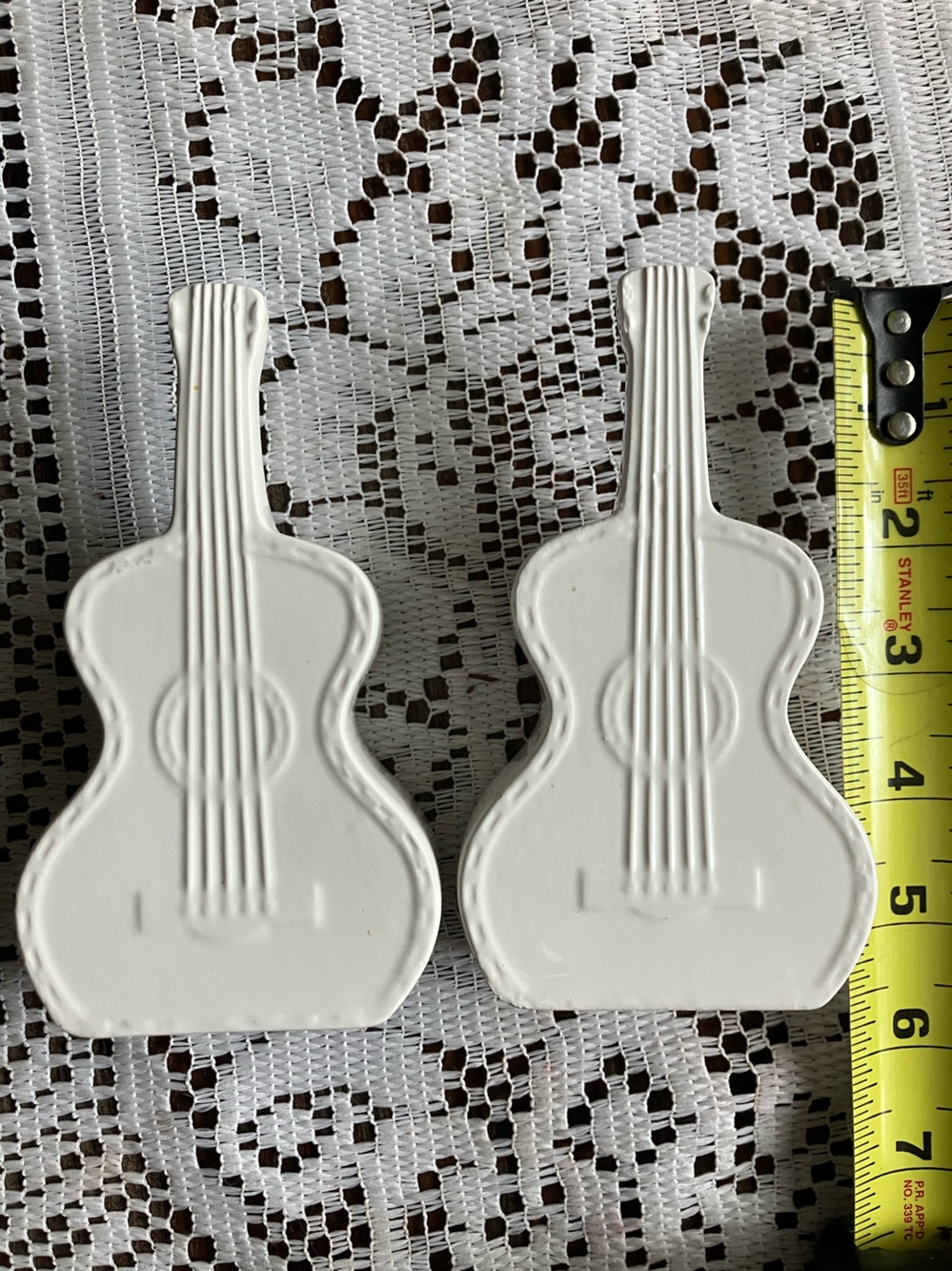 Dolly Parton Ceramic Guitar Salt & Pepper Shaker Duo - White